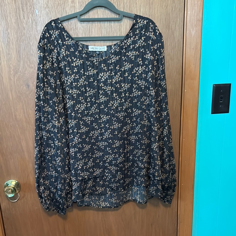 Meri Skye Black and White Ruffled Blouse